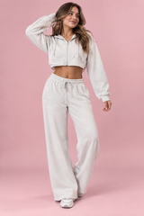 Ensemble écru avec sweat zippé court