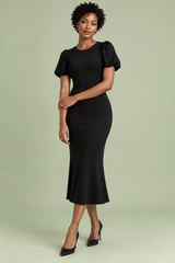 Robe midi noire à manches bouffantes