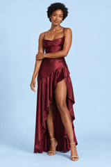 Robe asymétrique bordeaux à col bénitier