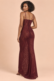 Robe midi moulante en dentelle bordeaux | Vue de dos | Lounelle Paris