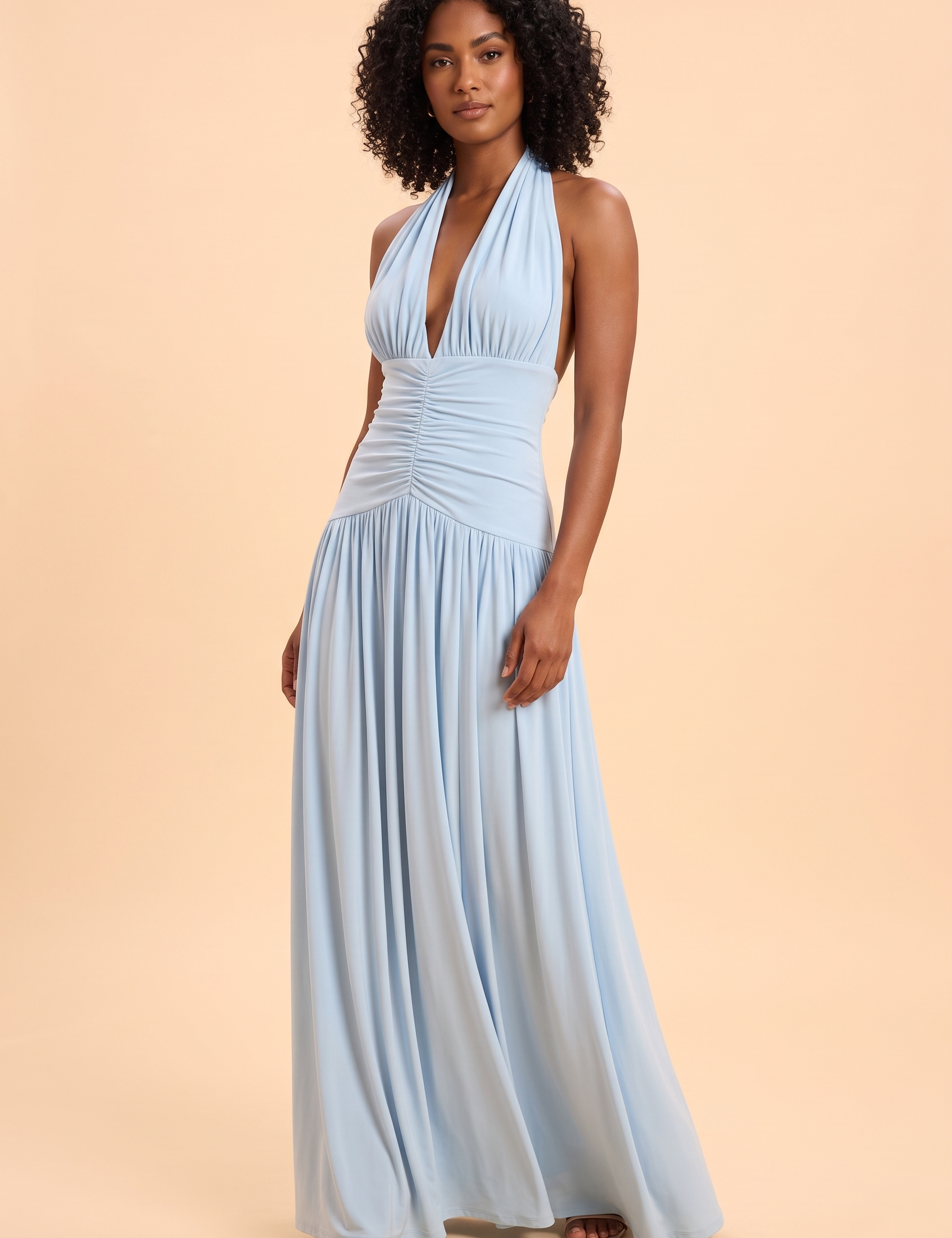 Robe longue bleu ciel à décolleté plongeant et détails froncés | Vue de face | Lounelle Paris