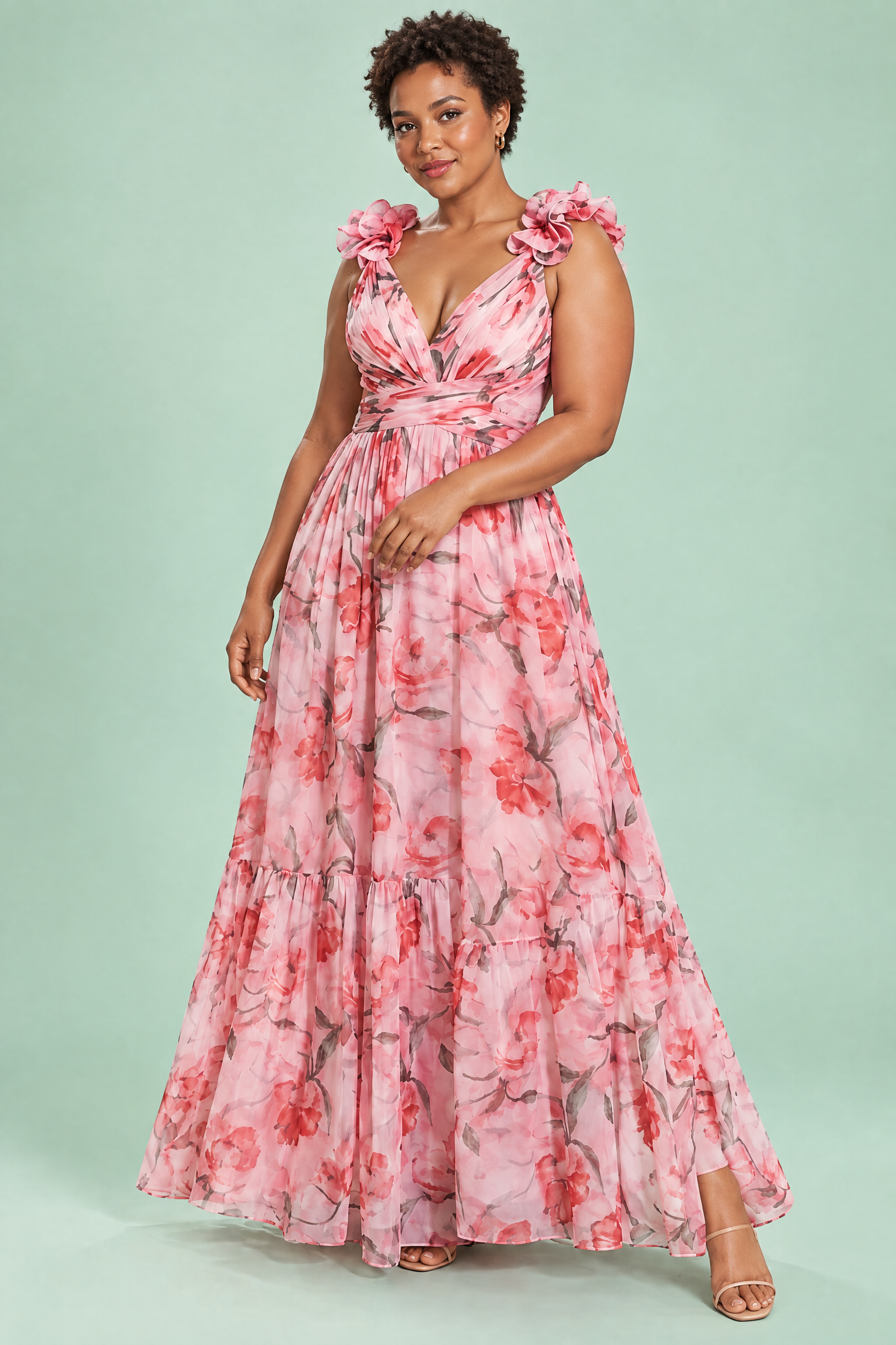Robe longue rose fleurie à volants | Porté sur une silhouette plus ronde | Lounelle Paris