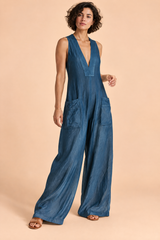 Combinaison bleue à encolure V et jambes larges