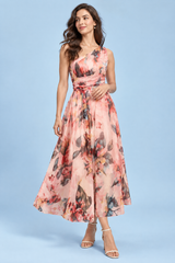 Robe longue fleurie rose à une épaule, coupe trapèze