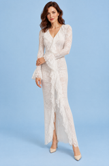Robe longue blanche à col V et volants