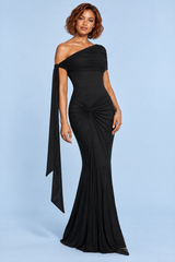 Robe longue moulante froncée asymétrique noire