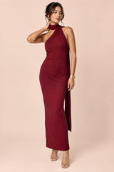 Robe longue bordeaux à encolure asymétrique, avec col