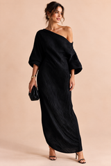 Robe asymétrique noire à épaule dénudée