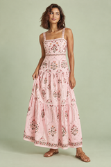 Robe longue rose fleurie à volants
