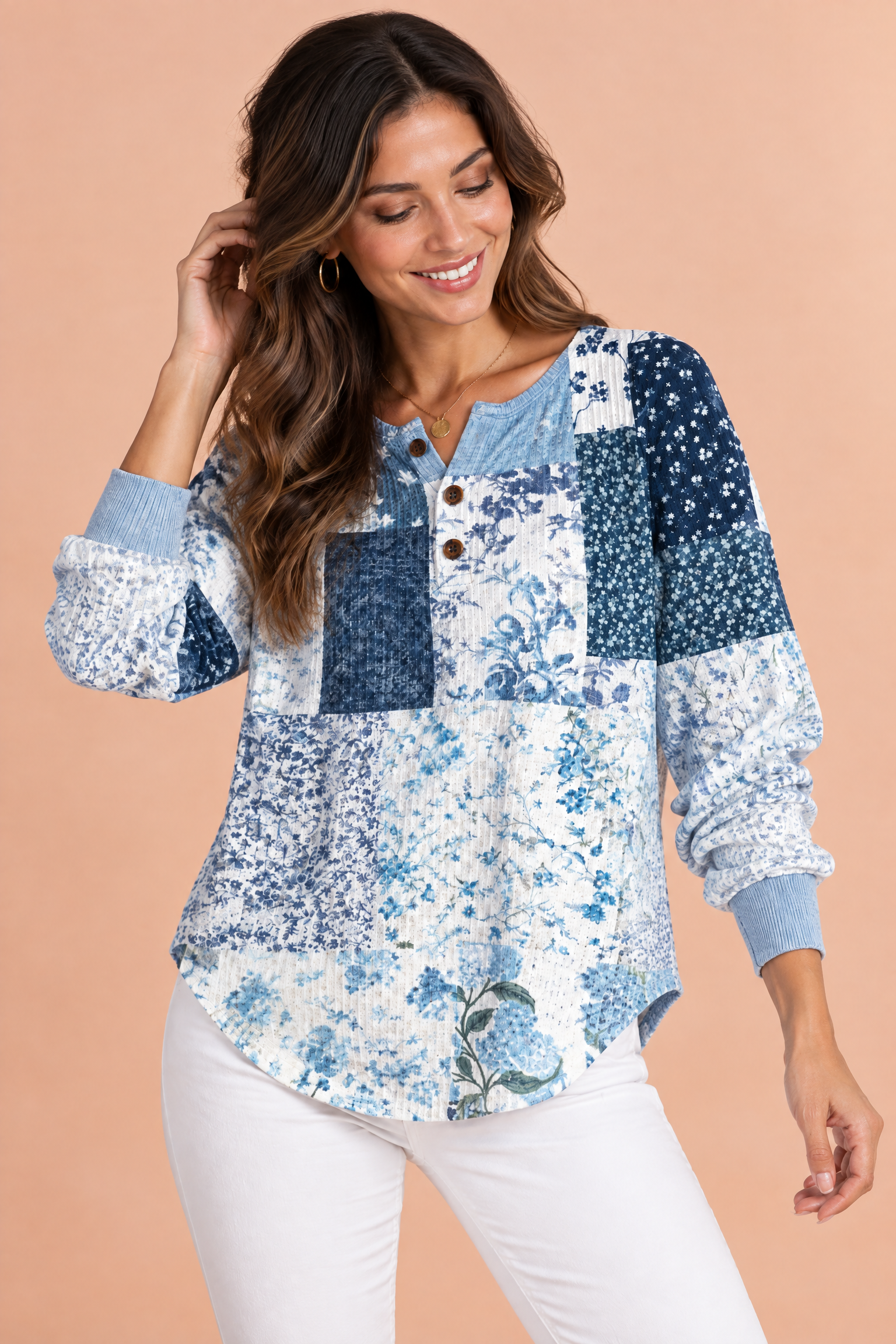 Haut imprimé en maille gaufrée bleu | Vue rapprochée | Lounelle Paris