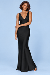 Robe longue noire dos nu à décolleté en V