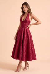 Robe midi jacquard à encolure dos nu bordeaux