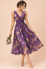 Robe midi violette à imprimé de bouquets floraux, col carré et coupe trapèze