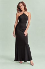 Robe longue noire torsadée à encolure américaine, effet cape