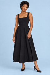 Robe midi noire à fines bretelles et ourlet ample