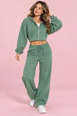 Ensemble vert sauge avec sweat zippé court