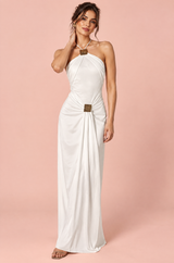 Robe longue blanche froncée à encolure américaine