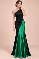Robe longue noire et verte à une épaule