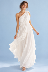 Robe blanche asymétrique à volants