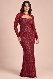 Robe longue en dentelle bordeaux à décolleté cœur | Porté sur une autre silhouette | Lounelle Paris