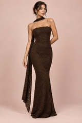 Robe longue moulante marron foncé en dentelle, bustier avec détail foulard