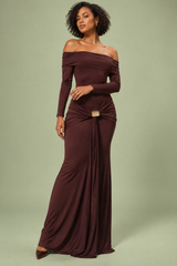 Robe longue bordeaux asymétrique à fronces et drapé