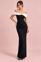 Robe longue noire à encolure Bardot