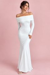 Robe longue blanche asymétrique drapée à épaules dénudées et dos ouvert