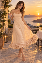Robe midi beige évasée à bas volanté | Deuxième photo lifestyle | Lounelle Paris