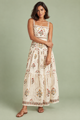 Robe longue écrue fleurie à volants