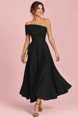 Robe asymétrique noire à épaules dénudées