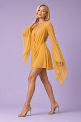 Robe courte en résille moutarde à col bénitier