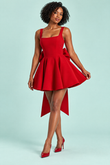 Robe patineuse courte rouge sans manches à encolure carrée