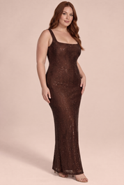 Robe longue marron scintillante à col carré | Porté sur une silhouette plus ronde | Lounelle Paris