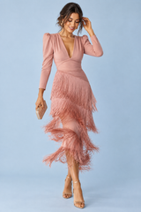 Robe rose poudré à franges et col V