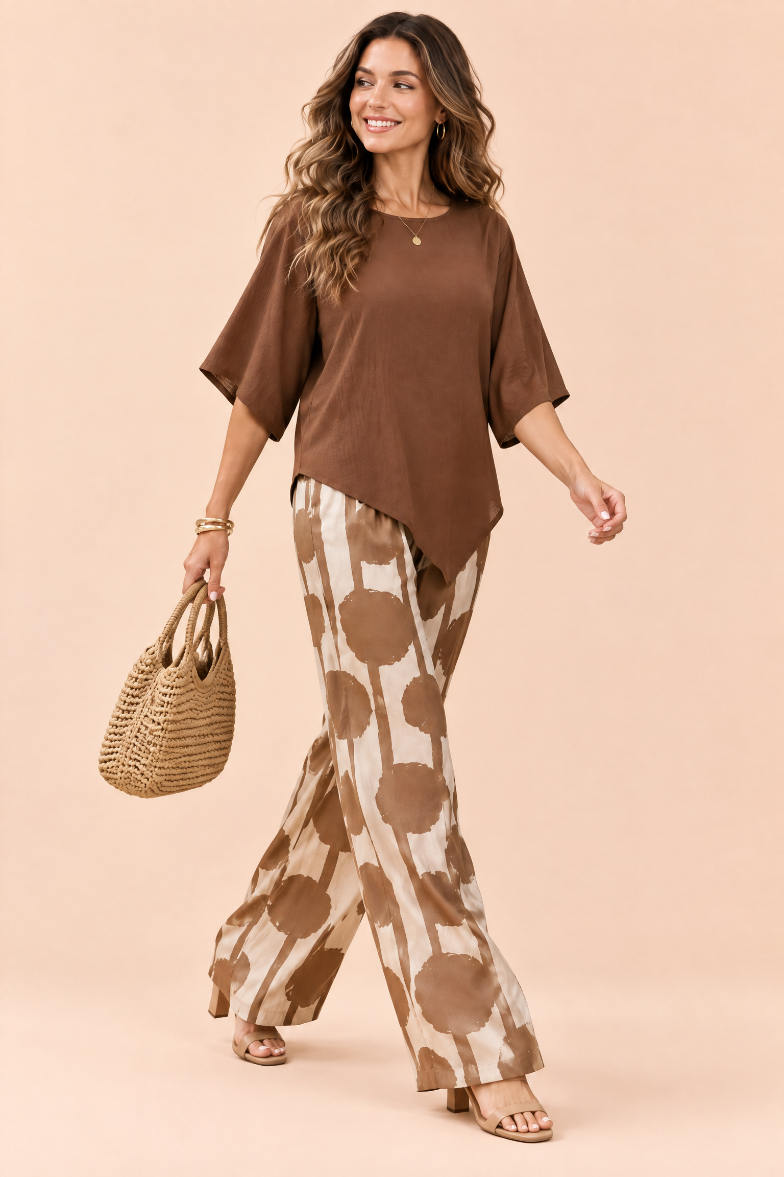 Ensemble pantalon marron à pois | Vue en mouvement | Lounelle Paris
