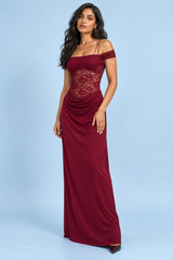 Robe longue bordeaux froncée en dentelle