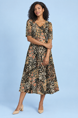 Robe longue noire à col V