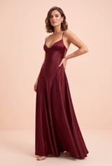 Robe longue satinée bordeaux à col V