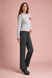 Pull gris col montant motif cœur | Vue de profil | Lounelle Paris