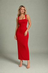 Robe longue col carré ajustée