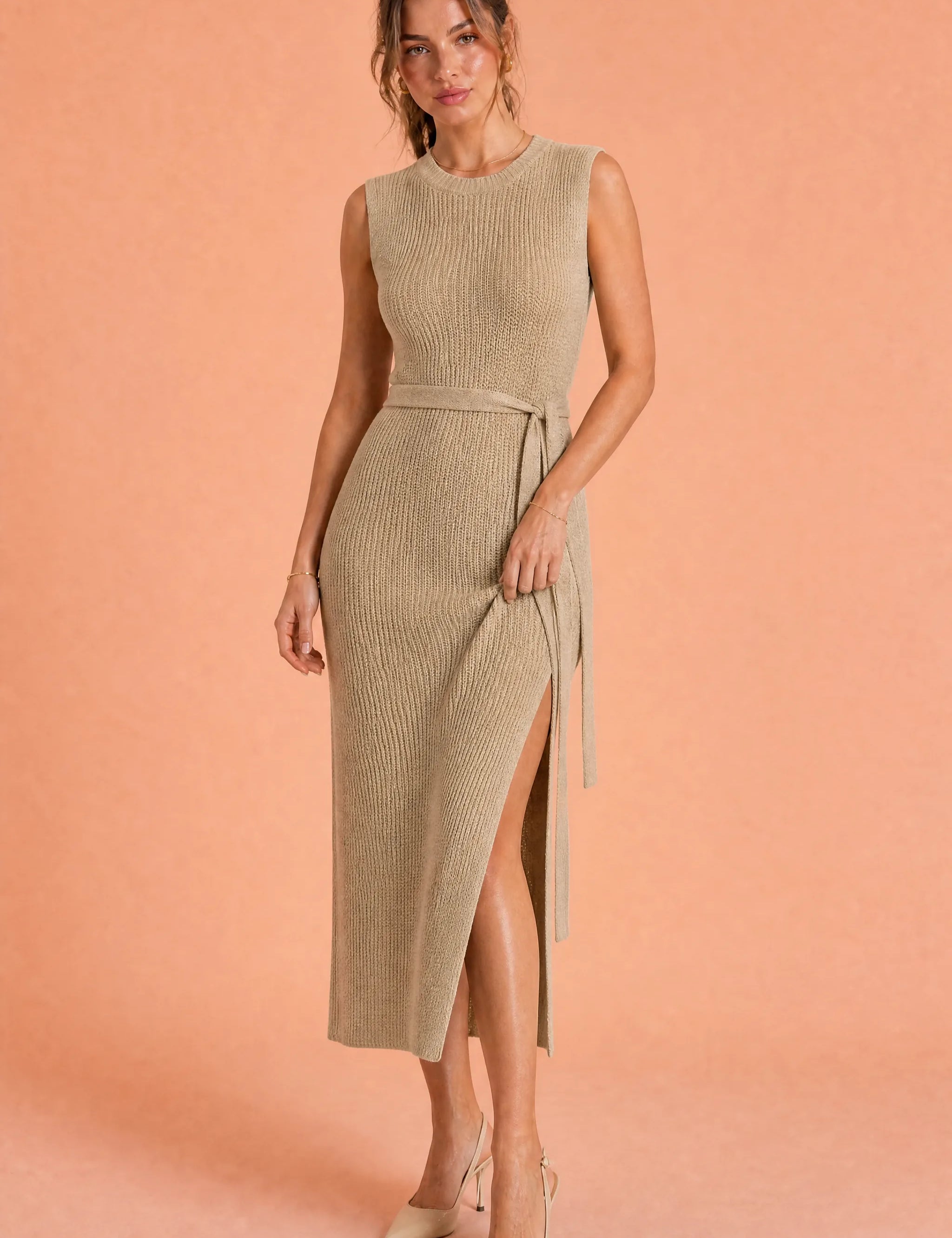 Robe longue en maille fendue | Variante Beige | Lounelle Paris