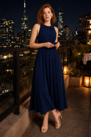 Robe longue fluide taille drapée | Variante Bleu marine - Lifestyle | Lounelle Paris