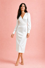 Robe satinée à col V