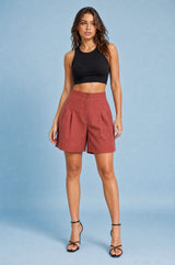 Short plissé taille haute