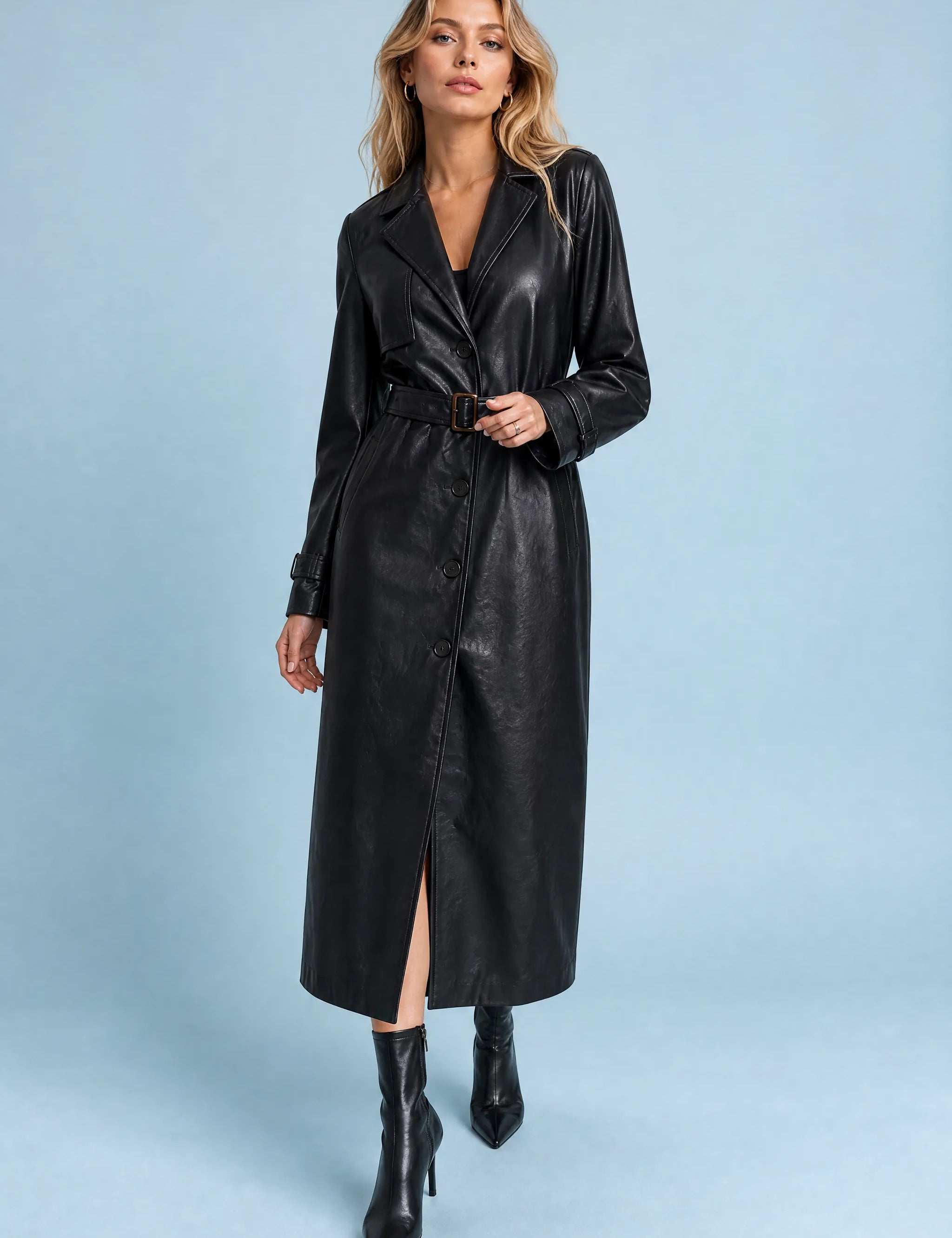 Trench long noir effet cuir | Vue de face | Lounelle Paris