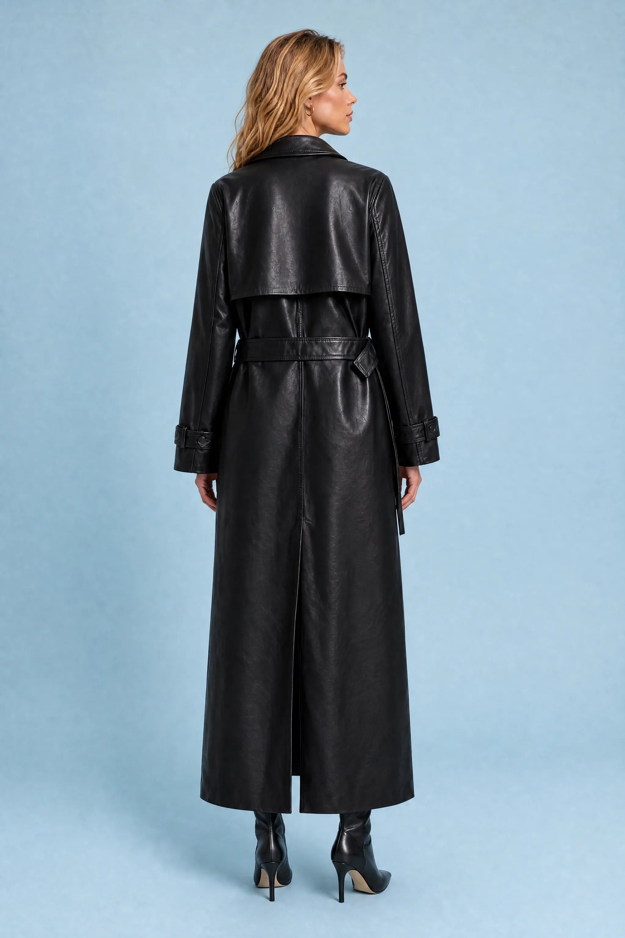 Trench long noir effet cuir | Vue de dos | Lounelle Paris